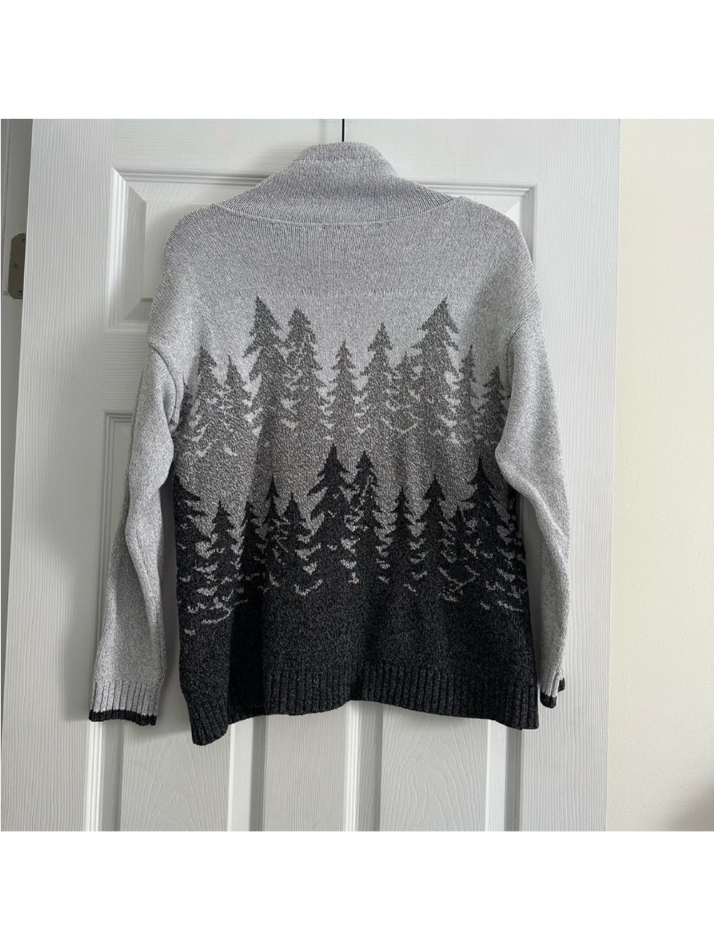 Size S Cotton Country Women’s Canada Forest Tree Gradient Knit Pullover Hoodie - Picture 3 of 6